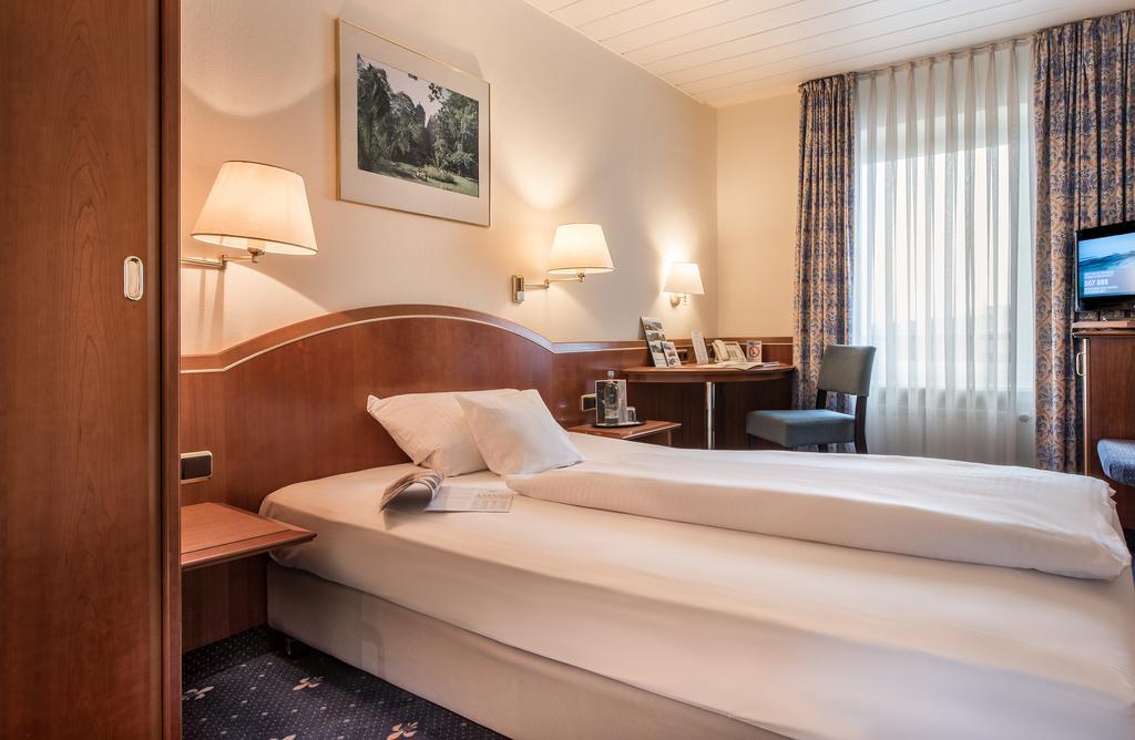 Akzent Hotel Koehler Гіссен Екстер'єр фото