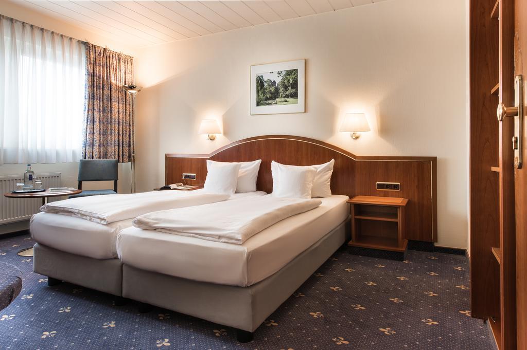 Akzent Hotel Koehler Гіссен Екстер'єр фото